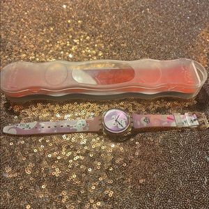 HARD TO FIND pink “kiss kiss kitty” large swatch with case.